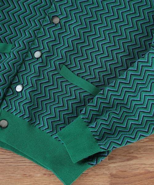 BEAMS（ビームス）の「BEAMS / ジグザグ ジャカード カーディガン（カーディガン/ボレロ・メンズ・レッド系その他6/グリーン・M/L/XL/S）」の4枚目の写真