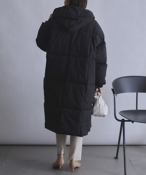 MAISON BREEZE(メゾンブリーズ)の「【MAISON BREEZE】パデッドロングダウン風コート SCCH266(ダウンジャケット/コート・レディース・ブラック/ホワイト/イエロー・FREE)」の9枚目の写真