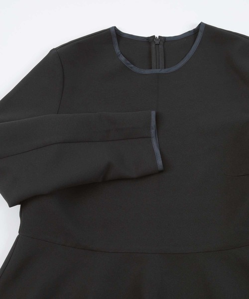 UR'S（ユアーズ）の「パイピングペプラムトップス（Tシャツ/カットソー・レディース・ホワイト/ブラック/グレイッシュベージュ・M/L/S）」の9枚目の写真