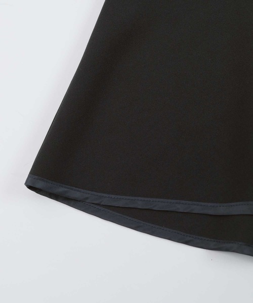 UR'S（ユアーズ）の「パイピングペプラムトップス（Tシャツ/カットソー・レディース・ホワイト/ブラック/グレイッシュベージュ・M/L/S）」の11枚目の写真