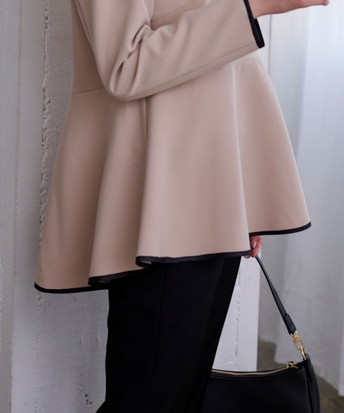 UR'S（ユアーズ）の「パイピングペプラムトップス（Tシャツ/カットソー・レディース・ホワイト/ブラック/グレイッシュベージュ・M/L/S）」の21枚目の写真