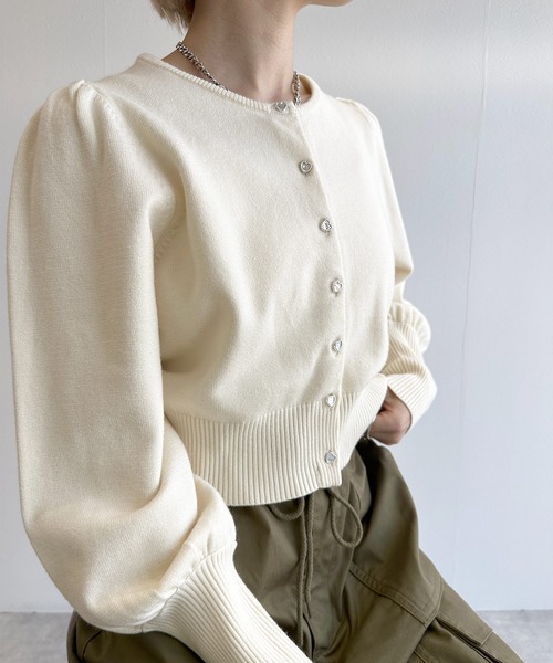 w closet（ダブルクローゼット）の「ハートボタンカーディガン