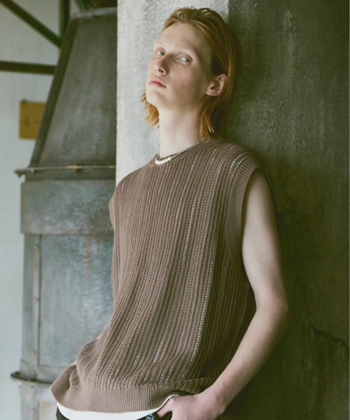 ln fortis（ロンフォルティス）の「ln fortis - シースルーデザインノースリーブ（ベスト・メンズ・ブラウン/チャコールグレー・SMALL/MEDIUM）」の2枚目の写真