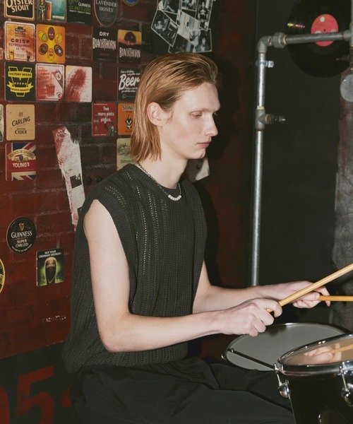 ln fortis（ロンフォルティス）の「ln fortis - シースルーデザインノースリーブ（ベスト・メンズ・ブラウン/チャコールグレー・SMALL/MEDIUM）」の4枚目の写真