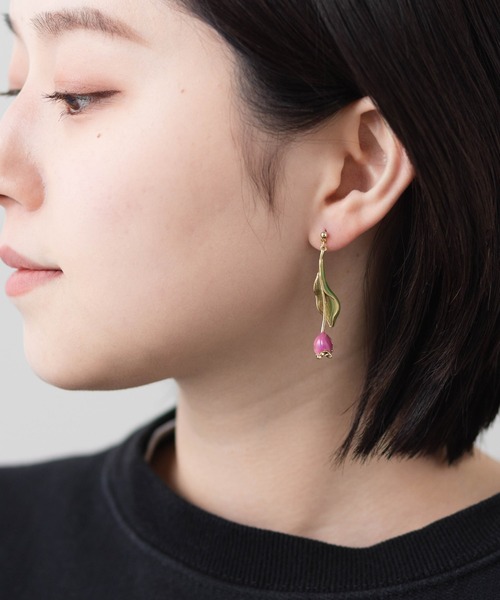 Zoule(ゾーラ)の「tulipsピアス(ピアス(両耳用)・レディース・ピンク/レッド・FREE)」の3枚目の写真