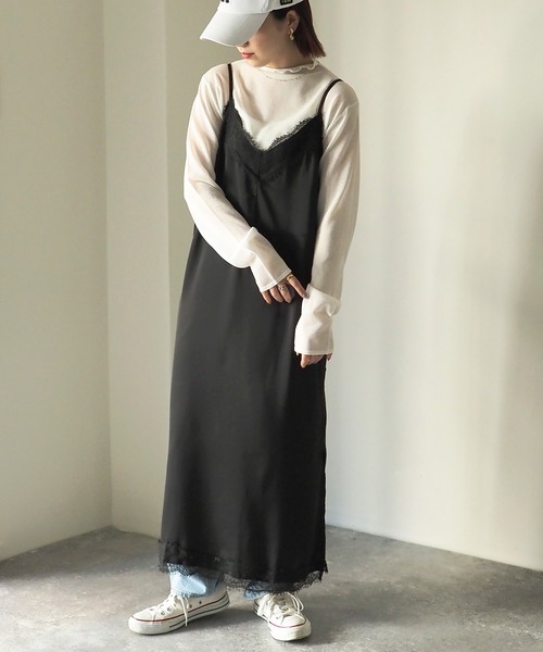 Riberry（リベリー）の「サテンレースキャミワンピース（ワンピース・レディース・ベージュ/ブラック・MEDIUM）」の2枚目の写真