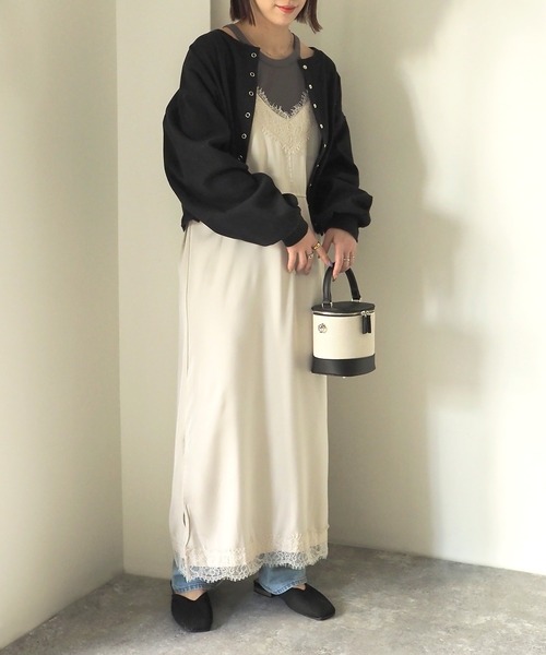 Riberry（リベリー）の「サテンレースキャミワンピース（ワンピース・レディース・ベージュ/ブラック・MEDIUM）」の10枚目の写真