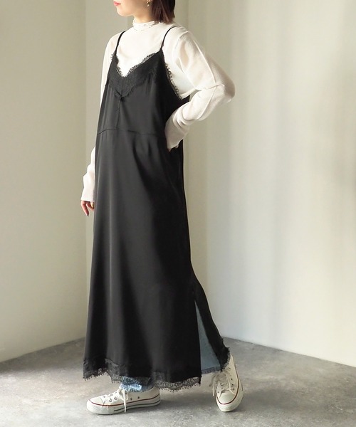 Riberry（リベリー）の「サテンレースキャミワンピース（ワンピース・レディース・ベージュ/ブラック・MEDIUM）」の4枚目の写真