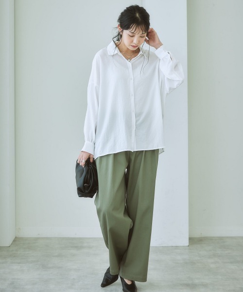 Soiunique（スワユニーク）の「ボリューム袖とろみ素材シャツ【ゆったりワンサイズ】（シャツ/ブラウス・レディース・グレイッシュベージュ/パープル/ライトカーキ/オフホワイト・FREE）」の17枚目の写真