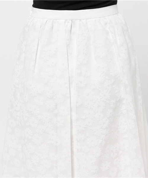 NATURAL BEAUTY BASIC（ナチュラルビューティーベーシック）の「フラワーオパールスカート（スカート・レディース・ホワイト系その他/ネイビー・SMALL/X-SMALL/MEDIUM）」の3枚目の写真