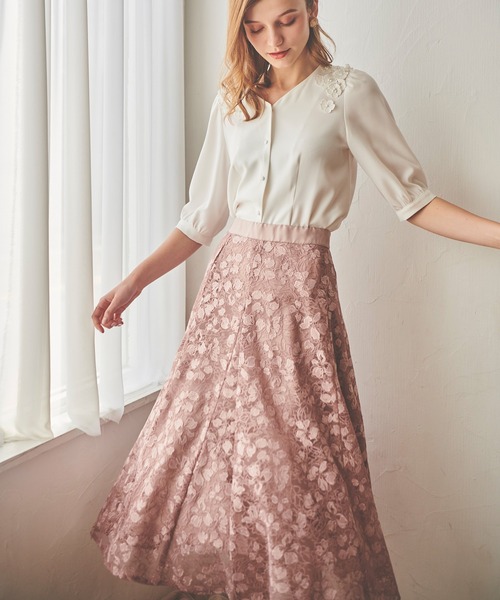 LAISSE PASSE（レッセパッセ）の「《LAISSE PASSE PREMIUM LINE》プリムラレース刺繍ミディスカート（スカート・レディース・ラベンダー/スモークピンク・MEDIUM/SMALL）」の3枚目の写真