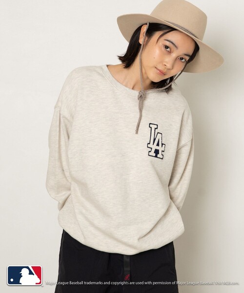 FREAK'S STORE(フリークスストア)の「MLB × FREAK'S STORE/エムエルビー/メジャーリーグベースボール MLB LA裏毛クルーネックスウェット(スウェット・レディース・ナチュラル/グレー/ブラック/ネイビー・フリ-)」の6枚目の写真