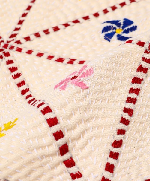 KHOKI（コッキ）の「White kantha rug（ラグ/マット）」 - WEAR