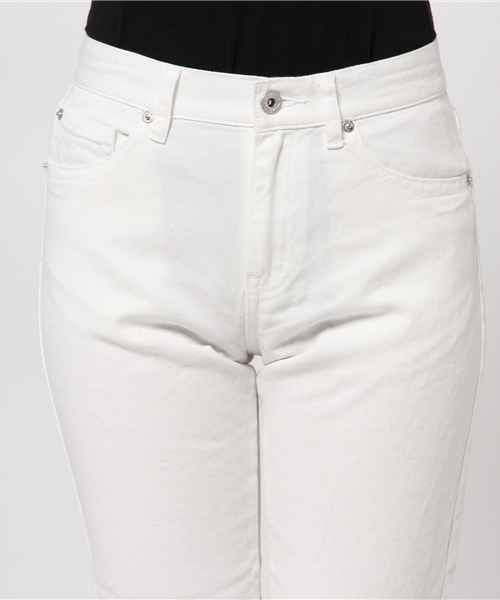 LBC(エルビーシー)の「コットンカツラギテーパードクロップドパンツ(その他パンツ・レディース・オフホワイト・SMALL/LARGE/MEDIUM)」の6枚目の写真