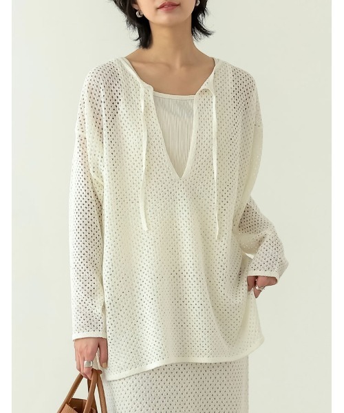 透かし編みキーネックニットプルオーバー