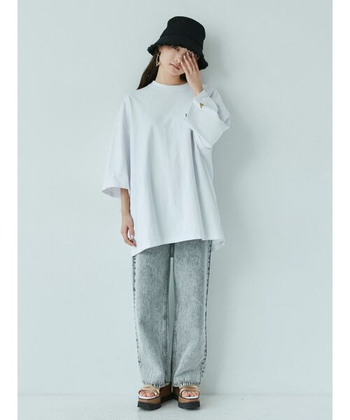 Mark Gonzales（マーク・ゴンザレス）の「MURUA×(What it isNt)ART BY MARK GONZALES バックプリントビッグTシャツ（Tシャツ/カットソー・レディース・ホワイト/ダークグレー・FREE）」の7枚目の写真