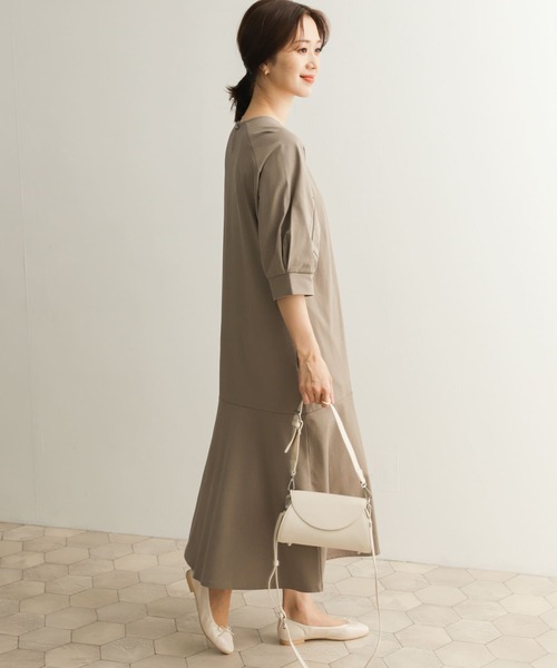 URBAN RESEARCH DOORS（アーバンリサーチドアーズ）の「マーメイドカットワンピース（ワンピース・レディース・ブラック/モカ・MEDIUM）」の13枚目の写真