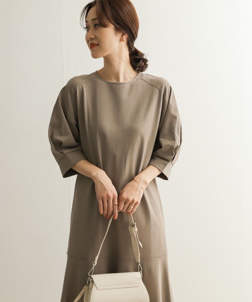 URBAN RESEARCH DOORS（アーバンリサーチドアーズ）の「マーメイドカットワンピース（ワンピース・レディース・ブラック/モカ・MEDIUM）」の17枚目の写真