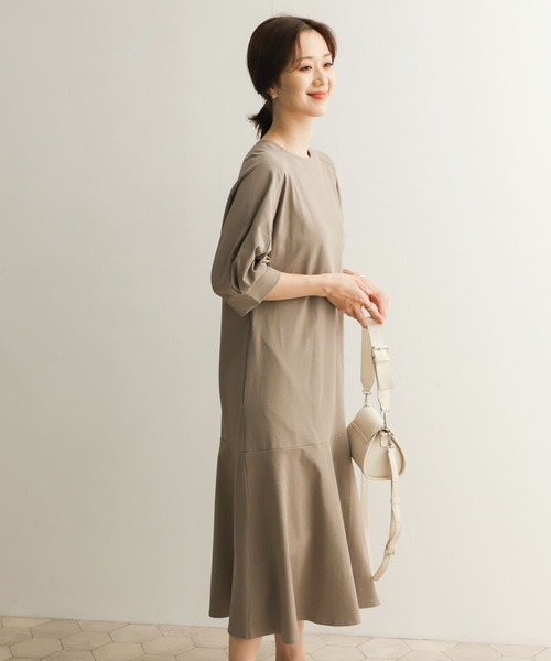 URBAN RESEARCH DOORS（アーバンリサーチドアーズ）の「マーメイドカットワンピース（ワンピース・レディース・ブラック/モカ・MEDIUM）」の18枚目の写真