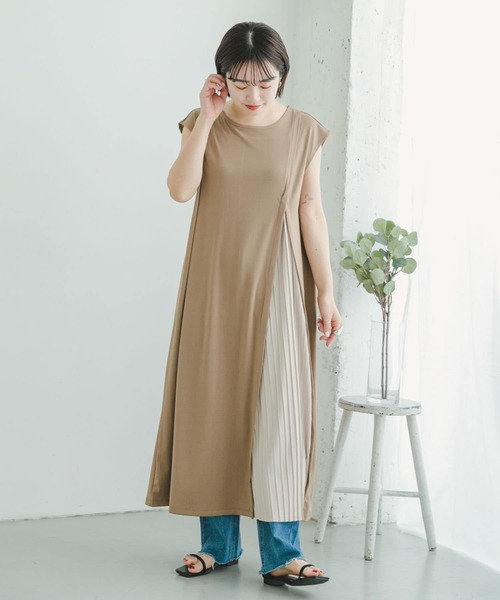 ITEMS URBANRESEARCH（アイテムズ アーバンリサーチ）の「プリーツドッキングワンピース（ワンピース・レディース・グリーン/ネイビー/キャメル・FREE）」の7枚目の写真
