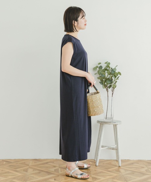 ITEMS URBANRESEARCH（アイテムズ アーバンリサーチ）の「プリーツドッキングワンピース（ワンピース・レディース・グリーン/ネイビー/キャメル・FREE）」の12枚目の写真