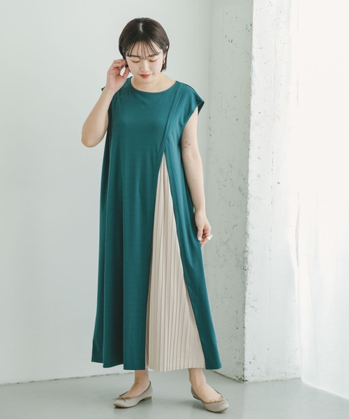 ITEMS URBANRESEARCH（アイテムズ アーバンリサーチ）の「プリーツドッキングワンピース（ワンピース・レディース・グリーン/ネイビー/キャメル・FREE）」の21枚目の写真