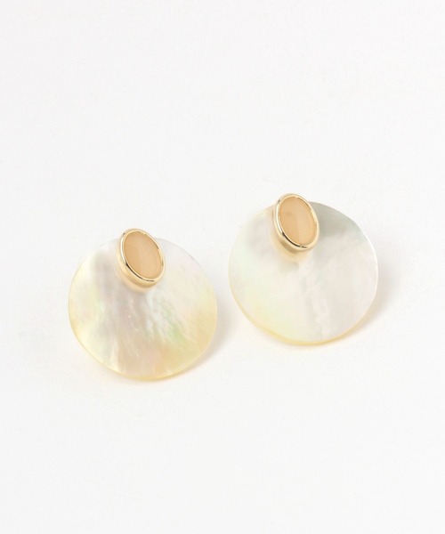 BAYFLOW(ベイフロー)の「シェルサークルスタッズピアス(ピアス(両耳用)・レディース・ホワイト/ブラック・FREE)」の9枚目の写真