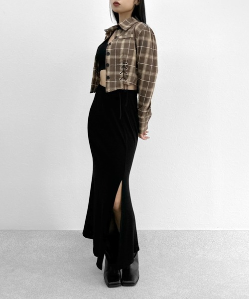 LVEU.(ラブユ.)の「【ZOZOTOWN限定】Lace-up design cropped check shirt / レースアップデザインクロップドチェックシャツ(シャツ/ブラウス・レディース・ブラック/ホワイト/ブラウン・FREE)」の9枚目の写真