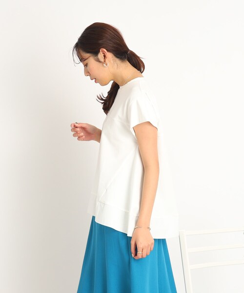 DRESKIP（ドレスキップ）の「◆裾異素材&フレア ふんわりトップス（Tシャツ/カットソー・レディース・オフホワイト/オリーブ/ブルー/ブラック・02/03/04）」の5枚目の写真
