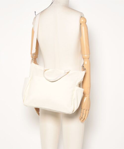 florist（フローリスト）の「【2WAY/3WAY】【軽量】シンプルカジュアルなキャンバストートバッグ/ショルダーバッグ/マザーズバッグ（トートバッグ・レディース・オフホワイト/ブラック/ベージュ・FREE）」の17枚目の写真