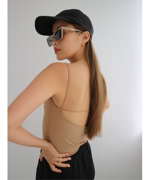 TRUNC（トランクエイティーエイト）の「Rib Line Cross Camisole（キャミソール・レディース・ベージュ・FREE）」の3枚目の写真