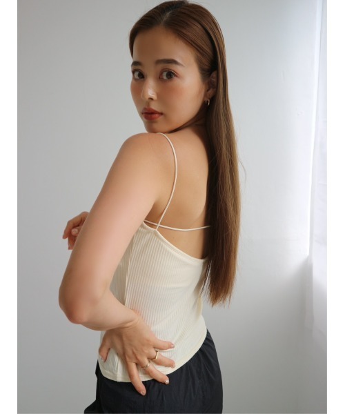 TRUNC（トランクエイティーエイト）の「Rib Line Cross Camisole（キャミソール・レディース・ベージュ・FREE）」の4枚目の写真