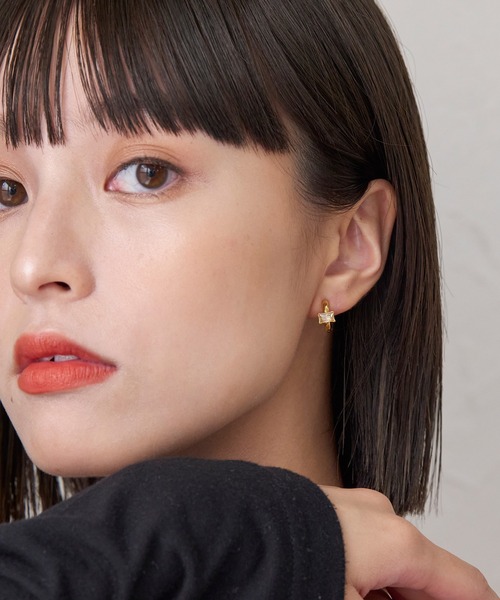 Phoebe（フィービィー）の「【金属アレルギー対応】ビジューカドルフープイヤリング/サージカルステンレス（イヤリング・レディース・イエローゴールド・FREE）」の9枚目の写真