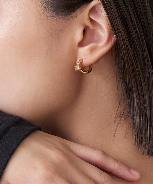 Phoebe（フィービィー）の「【金属アレルギー対応】ビジューカドルフープイヤリング/サージカルステンレス（イヤリング・レディース・イエローゴールド・FREE）」の10枚目の写真