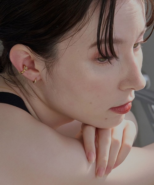 Phoebe（フィービィー）の「【金属アレルギー対応】ビジューカドルフープイヤリング/サージカルステンレス（イヤリング・レディース・イエローゴールド・FREE）」の12枚目の写真