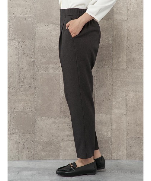 Perfect Suit FActory（パーフェクトスーツファクトリー）の「【お仕事OK】美単テーパードパンツ　ウーリッシュ　ブラック/ライトグレー/チャコールグレー/グリーン（スラックス・レディース・チャコールグレー/ライトグレー/ブラック/グリーン・M/S/L/SS）」の10枚目の写真