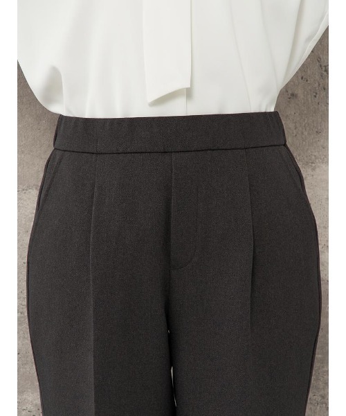 Perfect Suit FActory（パーフェクトスーツファクトリー）の「【お仕事OK】美単テーパードパンツ　ウーリッシュ　ブラック/ライトグレー/チャコールグレー/グリーン（スラックス・レディース・チャコールグレー/ライトグレー/ブラック/グリーン・M/S/L/SS）」の11枚目の写真