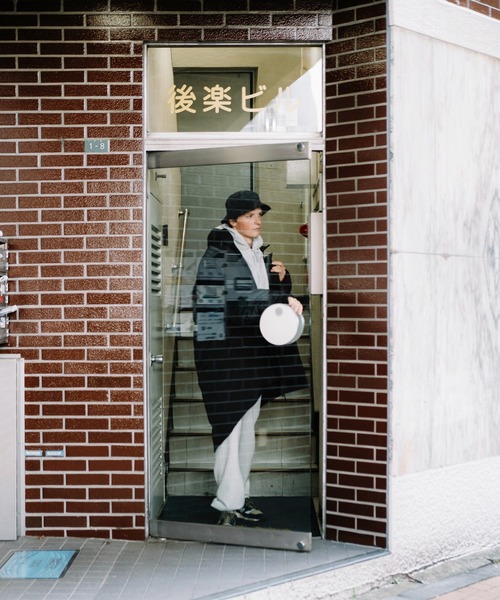 FREAK'S STORE（フリークスストア）の「限定展開 ビッグシルエット プリマロフト モンスターパーカー / 中綿ミリタリージャケット（ダウンジャケット/コート・メンズ・ベージュ/チャコールグレー/オリーブ/ブラック・LARGE/MEDIUM/SMALL）」の19枚目の写真