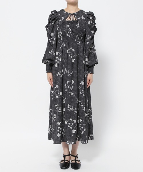 mysty woman（ミスティウーマン）の「デコルテドットフラワーワンピース　976878（ワンピース・レディース・オフホワイト/ブラック/ピンク・FREE）」の9枚目の写真