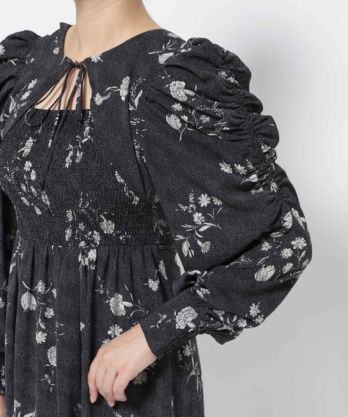 mysty woman（ミスティウーマン）の「デコルテドットフラワーワンピース　976878（ワンピース・レディース・オフホワイト/ブラック/ピンク・FREE）」の14枚目の写真