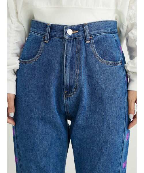 Green Parks(グリーンパークス)の「・Double Flags チョウチョ刺繍フレアデニム(デニムパンツ・レディース・ライトインディゴブルー・S/M/L)」の3枚目の写真