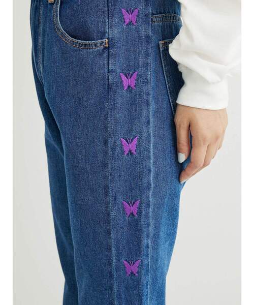 Green Parks(グリーンパークス)の「・Double Flags チョウチョ刺繍フレアデニム(デニムパンツ・レディース・ライトインディゴブルー・S/M/L)」の6枚目の写真