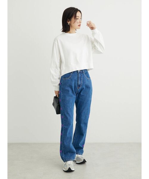 Green Parks(グリーンパークス)の「・Double Flags チョウチョ刺繍フレアデニム(デニムパンツ・レディース・ライトインディゴブルー・S/M/L)」の7枚目の写真