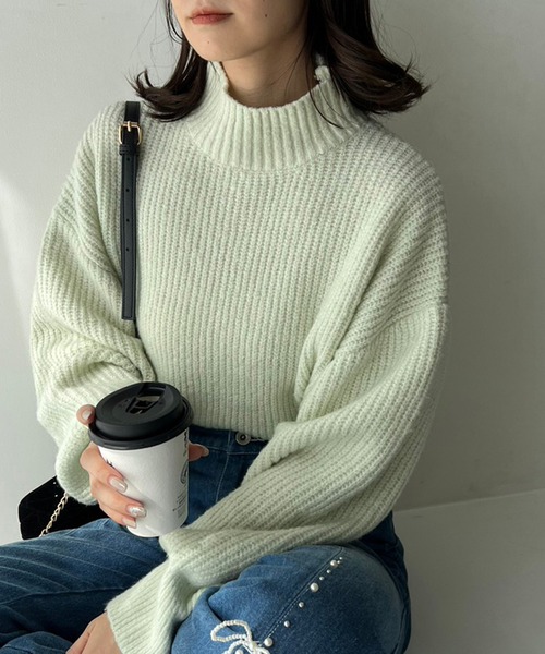 one after another NICE CLAUP（ワンアフターアナザーナイスクラップ）の「ふわもちカラフルニットプルオーバー（ニット/セーター・レディース・ライトピンク/サックスブルー/ピンク/オフホワイト/チャコールグレー/ラベンダー/イエロー/ベージュ/ミント・FREE）」の4枚目の写真