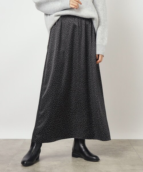 grove（グローブ）の「◆冬のあったかコーデに抜け感を！サテンマキシスカート（スカート・レディース・ライトブルー/ブラック系5/ダークブラウン・01/02/03/04/05）」の2枚目の写真