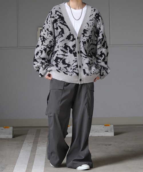 Confirm（コンファーム）の「ビッグシルエット 柄アソートニットカーディガン ヘリンボーン / ニュアンス / 煙柄 【Confirm】（カーディガン/ボレロ・メンズ・ブルー/ブラック/ブルー系その他/ブラック系その他/グレー系その他/ホワイト/グリーン系その他2/ブラック系その他2/ホワイト系その他2・M/L）」の11枚目の写真
