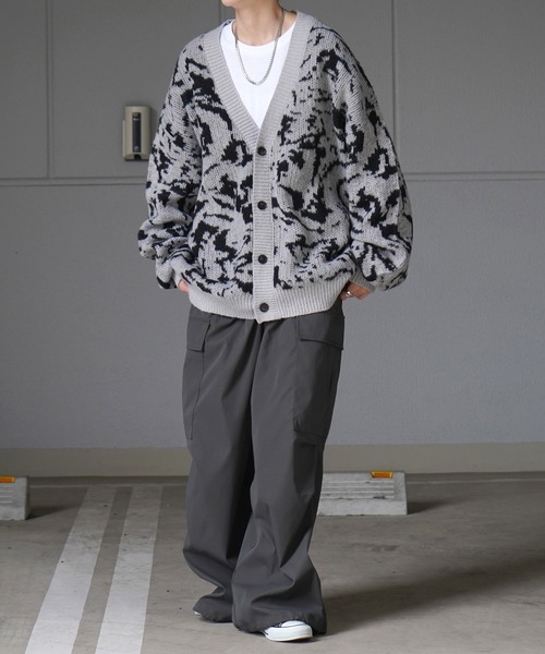 Confirm（コンファーム）の「ビッグシルエット 柄アソートニットカーディガン ヘリンボーン / ニュアンス / 煙柄 【Confirm】（カーディガン/ボレロ・メンズ・ブルー/ブラック/ブルー系その他/ブラック系その他/グレー系その他/ホワイト/グリーン系その他2/ブラック系その他2/ホワイト系その他2・M/L）」の12枚目の写真