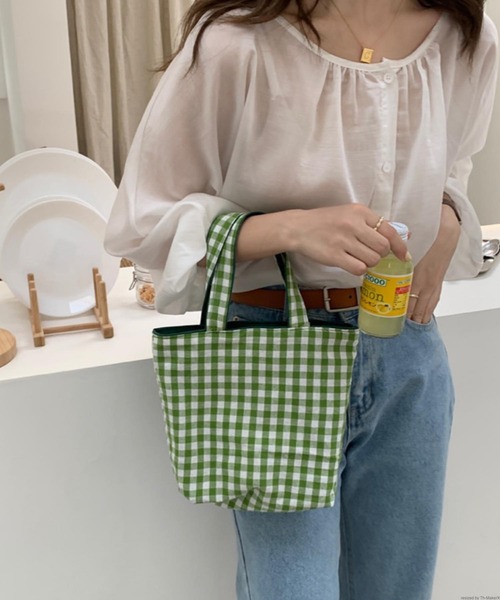 TONE SELECT GOODS（トーンセレクトグッズ）の「Liaa/ギンガムチェックミニトート A18207（トートバッグ・レディース・ベージュ/ブラック/グリーン/ピンク/イエロー/ブルー・FREE）」の3枚目の写真