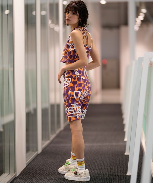 X-girl（エックスガール）の「PUMA/プーマ プーマ エックスガール エーオーピー クロップド キャミソール レディース 624722（タンクトップ・レディース・ブラック×ホワイト/オレンジ系その他・S/L/M）」の10枚目の写真