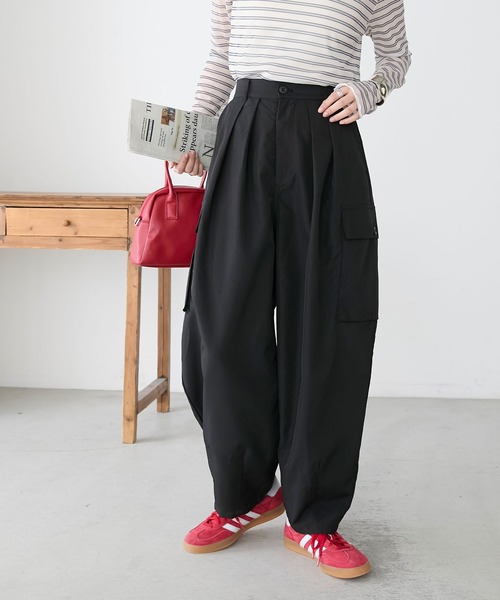 BONLECILL(ボンルシール)の「シャカシャカサーカスカーゴパンツ(カーゴパンツ・レディース・カーキ/ブラック/アイボリー/ベージュ・L/M)」の4枚目の写真